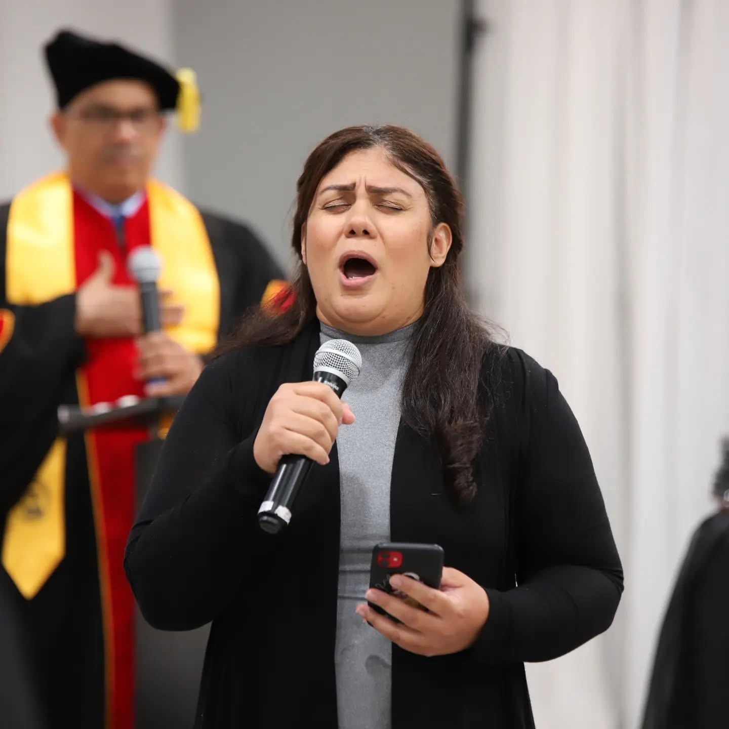 Ceremonia de Graduación de California Christian University – Extensión Brooklyn