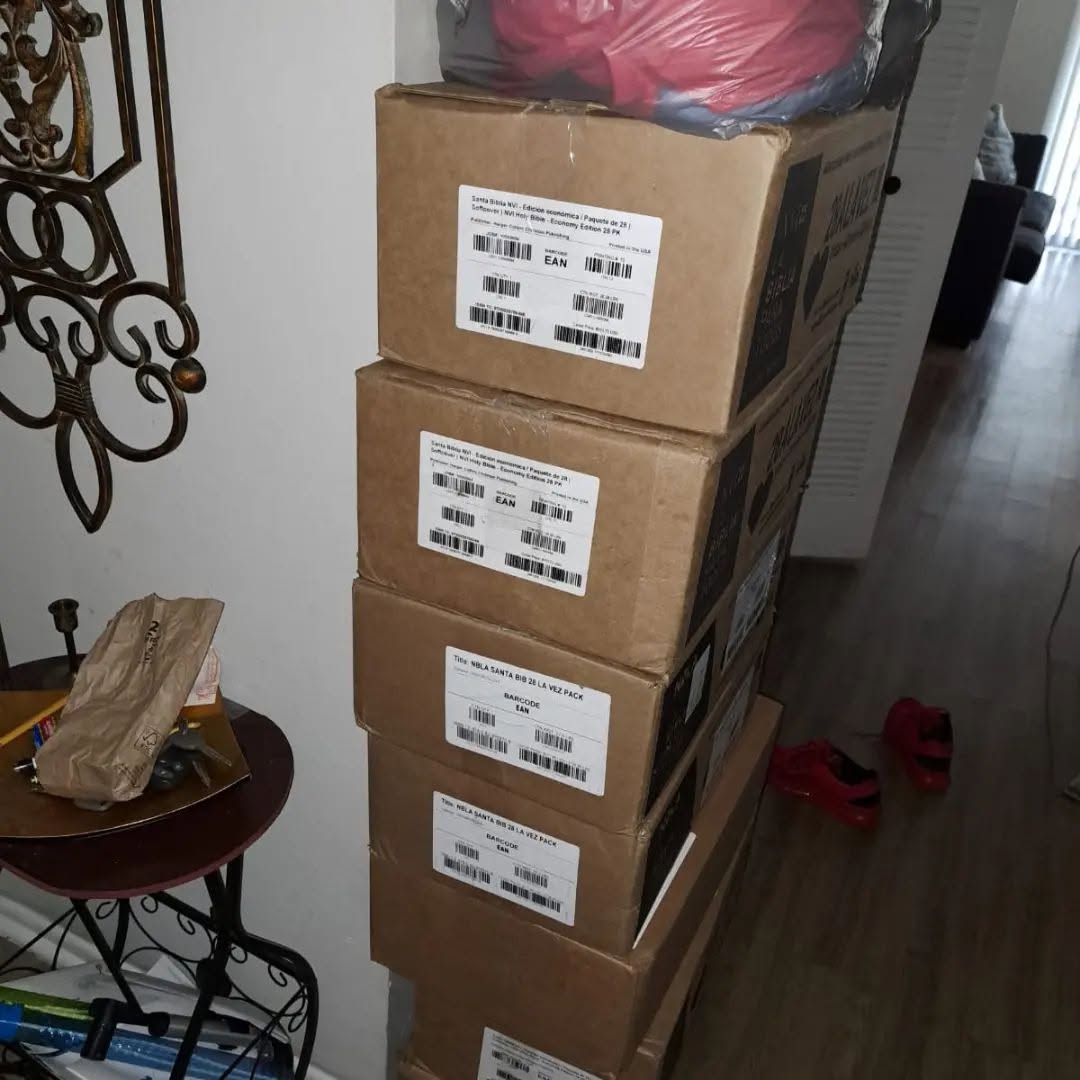 Entrega de 400 Biblias a Iglesias en Venezuela