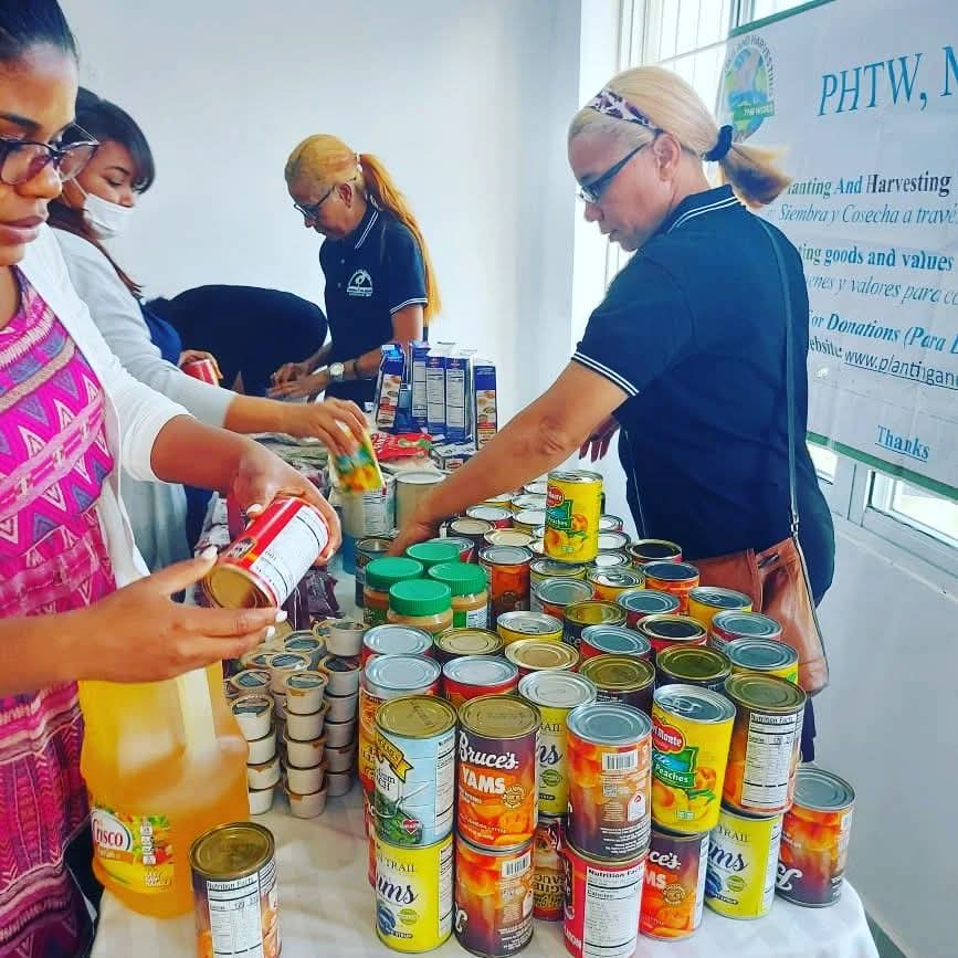 Donación de Alimentos a la Iglesia Manantial de Vida – Santo Domingo