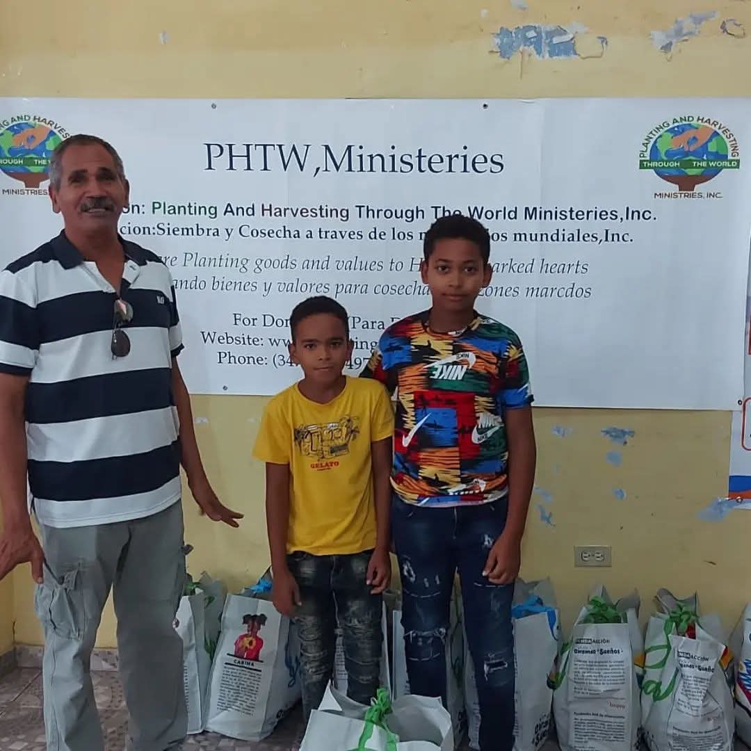Food Donation in Partnership with the FUNLUZNA Foundation