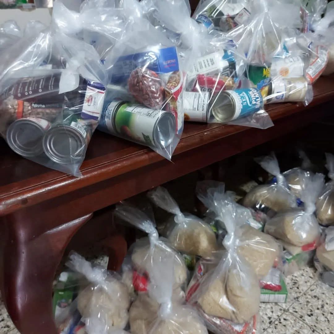 Food Distribution at El Refugio Church – El Almirante, Santo Domingo Este